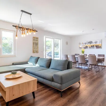 Semesterbostad Luxurious In
