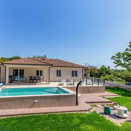 Luxurious In Casa de Férias