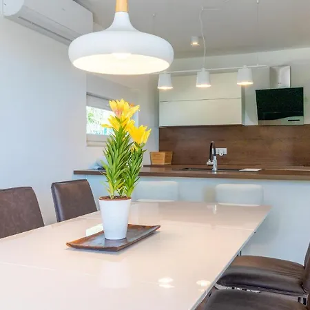 Holiday home Gorgeous In With Wifi Medulin